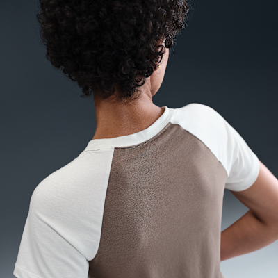 Nike Sportswear Chill Knit Women's Slim Graphic T-Shirt