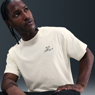 Nike Sportswear Men's Graphic T-Shirt