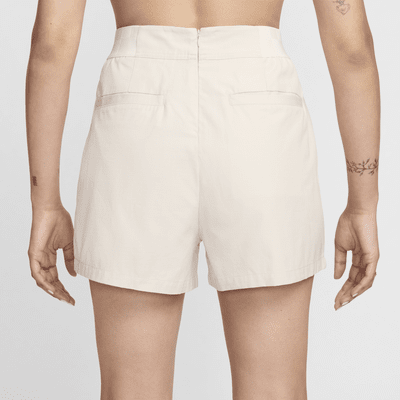 Nike Sportswear Collection Pantalón corto de 8 cm y talle alto - Mujer