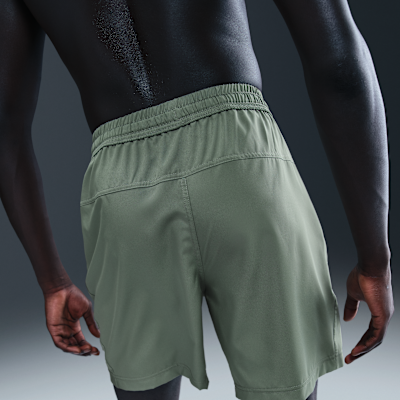 Nike Form vielseitige Dri-FIT Herrenshorts ohne Futter (ca. 18 cm)