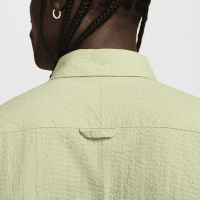 Camicia a bottoni in seersucker a manica corta Nike Life – Uomo