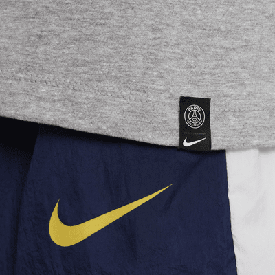 Paris Saint-Germain Swoosh Nike T-Shirt. Nike.com