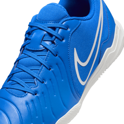 Nike Tiempo Legend 10 Club Low Top Fußballschuh für Hallen- und Hartplätze