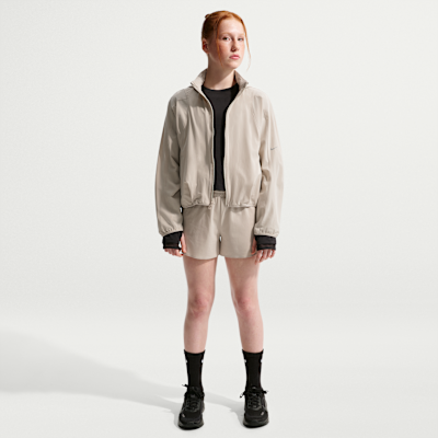 Nike MAVN wasserabweisende Webjacke mit UV-Schutz für Mädchen