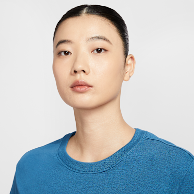 Nike Sportswear Club Women's Loose Cropped T-Shirt