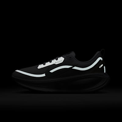 Nike Vomero 18 GORE-TEX Men's Waterproof Road Running Shoes with Reflective Accents