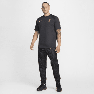 Haut à manches courtes Nike Football Liverpool FC Travel 3e tenue pour homme