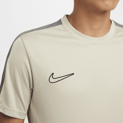 Playera de fútbol de manga corta Dri-FIT para hombre Nike Academy