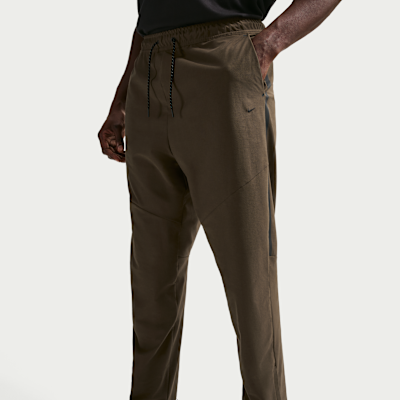 Pants de tejido Knit Dri-FIT Shori para hombre Nike Tech