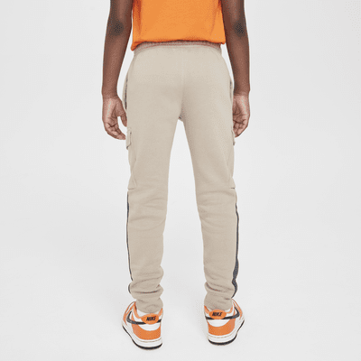 Nike Sportswear Standard Issue cargo nadrág nagyobb gyerekeknek (fiúknak)