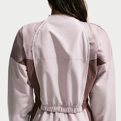 Chamarra deportiva ajustada para mujer Nike Sportswear