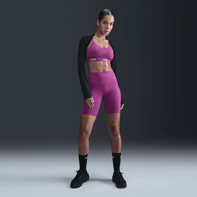 Shorts de ciclismo con bolsillos de 20 cm de tiro alto y media sujeción para mujer Nike Universa