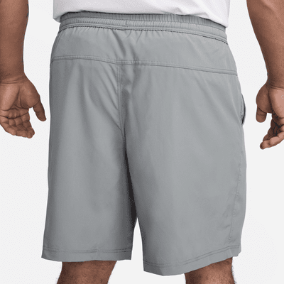 Shorts versátiles Dri-FIT de 23 cm sin forro para hombre Nike Form