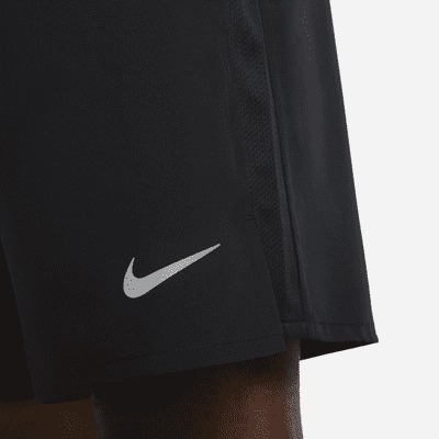 Nike Challenger Dri-FIT 23 cm-es, bélés nélküli, sokoldalú férfi rövidnadrág