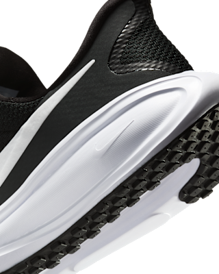 Nike Revolution 8 EasyOn