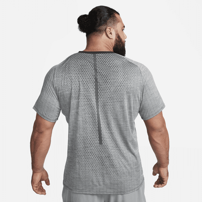 Haut de running à manches courtes Dri-FIT Nike TechKnit ADV pour homme