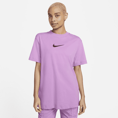 Nike Sportswear-T-shirt til kvinder.