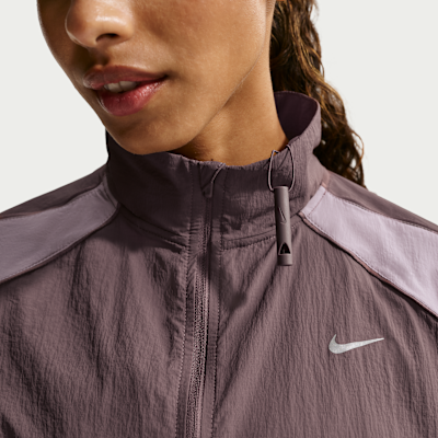 Nike Swift Repel-Laufjacke mit UV-Schutz (Damen)