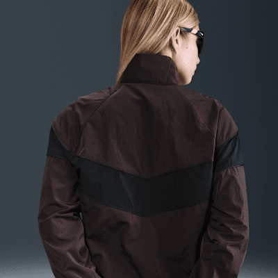 Chamarra de tejido Woven holgada de cierre completo con protección UV para mujer Nike Windrunner