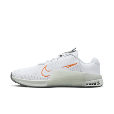 Nike training metcon trainers store in white and orange