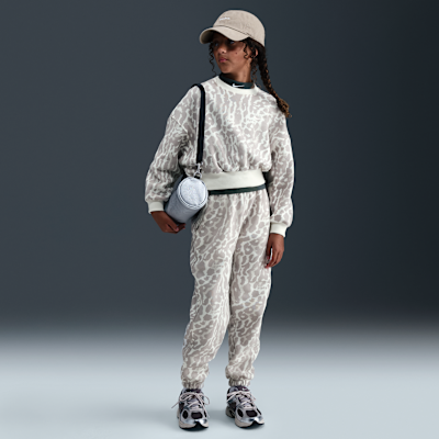 Nike Sportswear Club Fleece Big Kids' (Girls') Boxy Printed Crewneck Sweatshirt