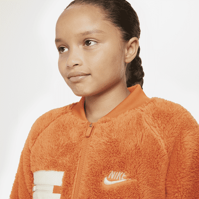 Chamarra acondicionada para el invierno Nike Sportswear para niñas talla grande