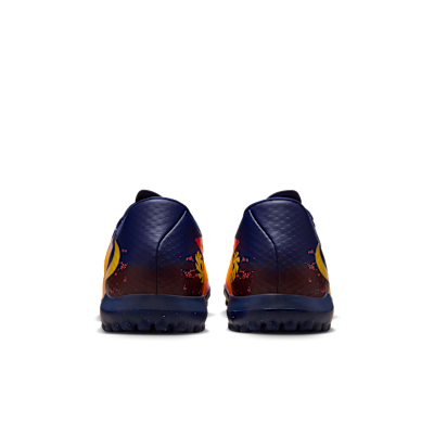Tacos de fútbol para pasto sintético (turf) Nike Phantom 6 Low Academy "Erling Haaland"