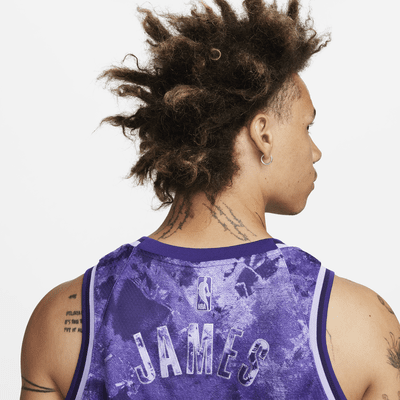 Nike Men's Los Angeles Lakers LeBron James #23 White MVP Dri-FIT Swingman Jersey, S