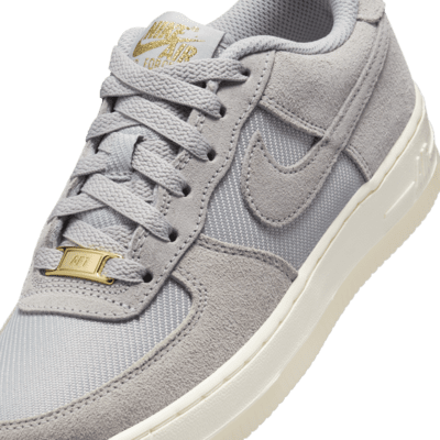 Nike Air Force 1 LV8 Genç Çocuk Ayakkabısı