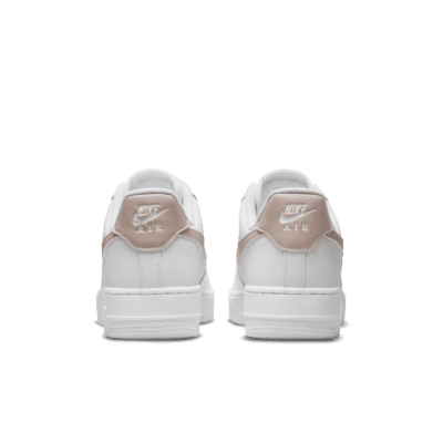 รองเท้าผู้หญิง Nike Air Force 1 '07