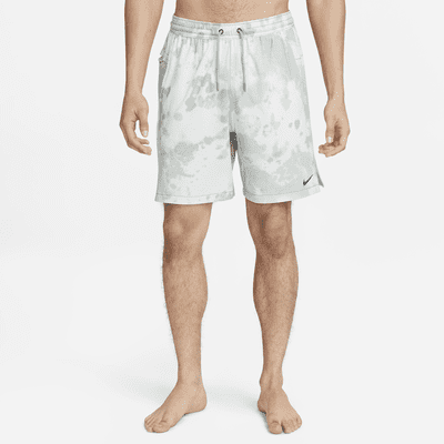 Shorts sin forro de 18 cm para hombre Nike Yoga Dri-FIT