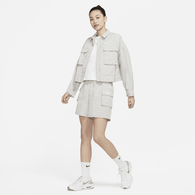 Nike Sportswear Essential 女款梭織高腰短褲