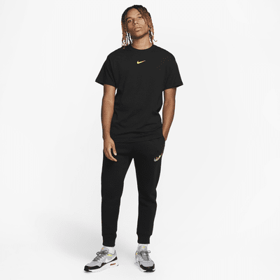 Nike Sportswear Men's T-Shirt. Nike UK