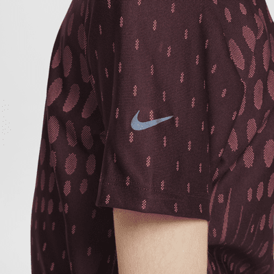 Κοντομάνικη μπλούζα Dri-FIT ADV Nike για μεγάλα κορίτσια