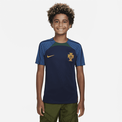 Playera de fútbol de manga corta Nike Dri-FIT Portugal Strike para niños de talla grande