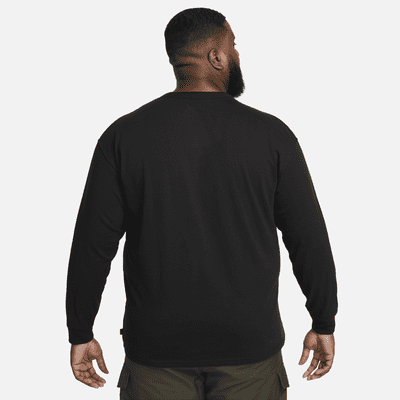 Nike Sportswear Premium Essentials Men's Long-Sleeve Pocket T-Shirt