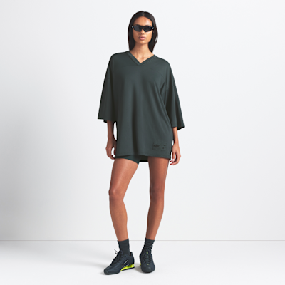Playera oversized con cuello en V para mujer NikeSKIMS Airy
