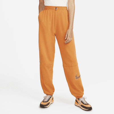 Nike Sportswear Swoosh
