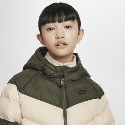 Nike Sportswear Jacke mit Kapuze und Synthetikfüllung für ältere Kinder