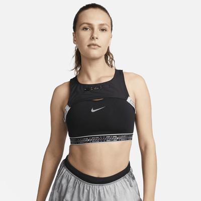 Nike Swoosh On The Run Women's Lightly Lined Sports Bra with Pack. Nike