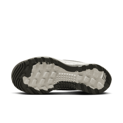 Tenis para el aire libre Elite para hombre Nike React SFB Carbon