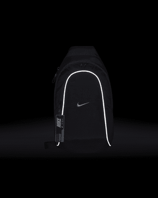 Nike Sportswear Essentials Sling Bag (8L).