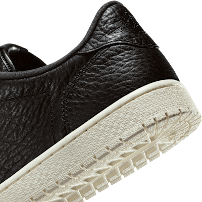 รองเท้าผู้ชาย Air Jordan 1 Retro Low