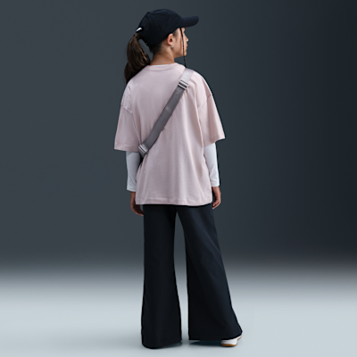 Nike Sportswear Older Kids' (Girls') Oversized T-Shirt