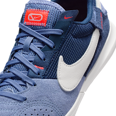 Nike Jr. Streetgato Low-Top-Fußballschuh für jüngere/ältere Kinder