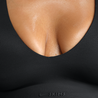NikeSKIMS Shine Women's V-Neck Bra