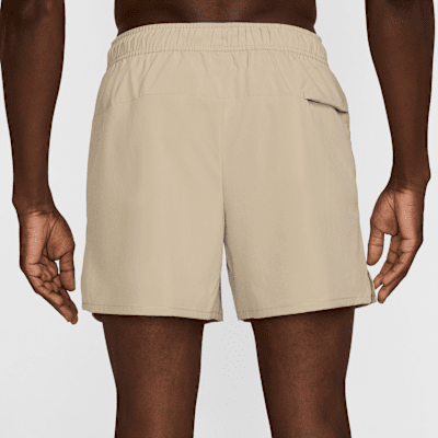 Shorts versátiles sin forro Dri-FIT de 13 cm para hombre Nike Unlimited