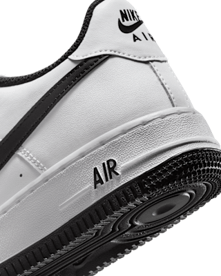 Nike Air Force 1 LV8