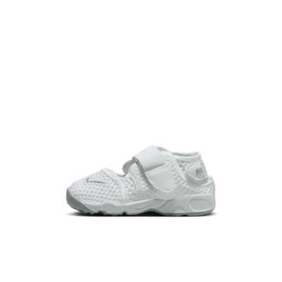 nike rift infant trainers white wolf grey