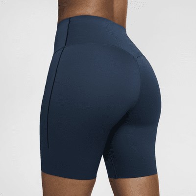 Shorts de ciclismo con bolsillos de 20 cm de tiro alto y media sujeción para mujer Nike Universa